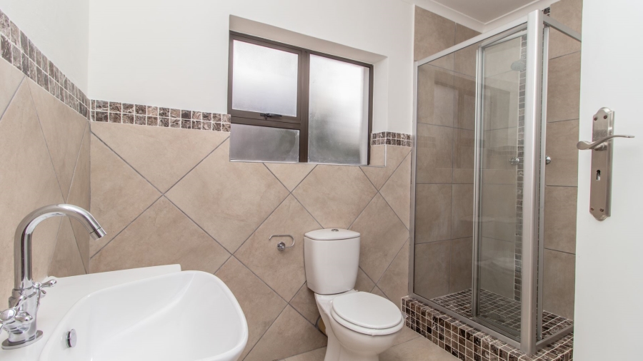 7 Bedroom Property for Sale in Loevenstein Western Cape